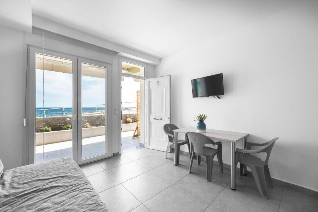 Blue Horizon 3 Apartment Nea Kallikrateia Exterior photo